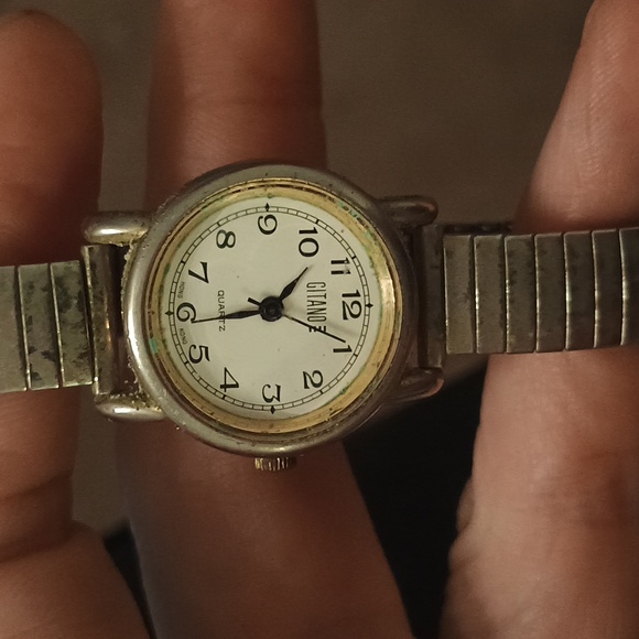 Ladies vintage watchGitano IIII Quarts Female Watch SMALL - Picture 4 of 4